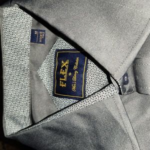 Mens size medium grey dress shirt designed in Italy